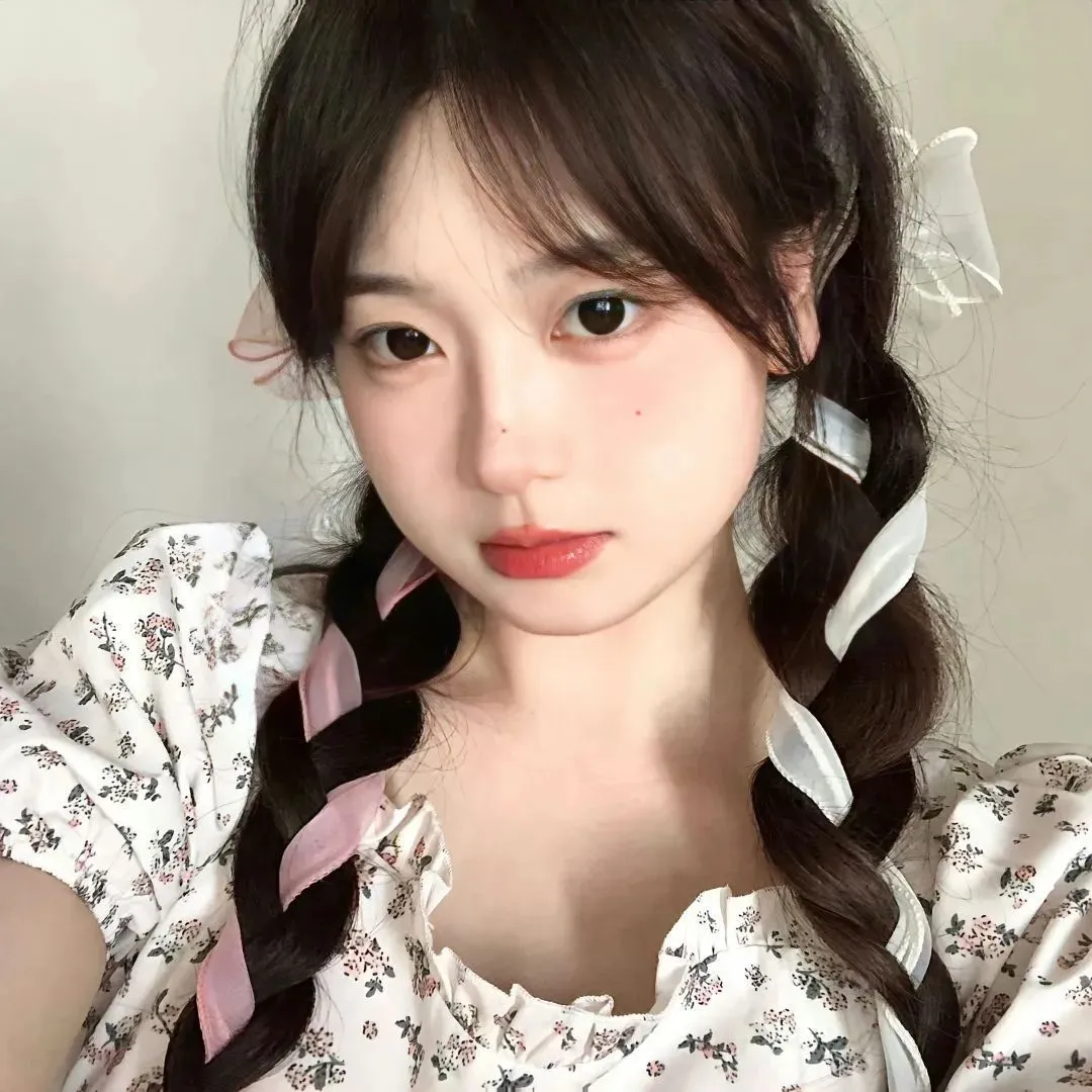 清纯学妹校园写真 - 青春年华的美好时光